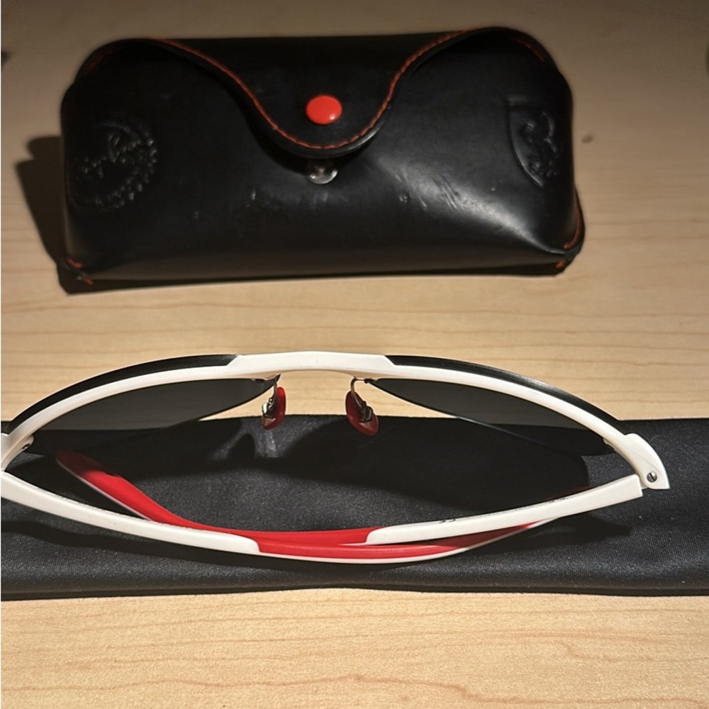 Ray-Ban Ferrari Secuderia RB 4302